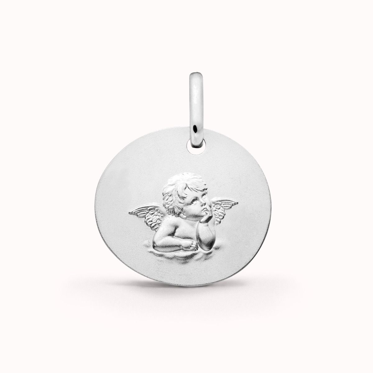 médaille galet Ange de Raphaël en or blanc 18 carats